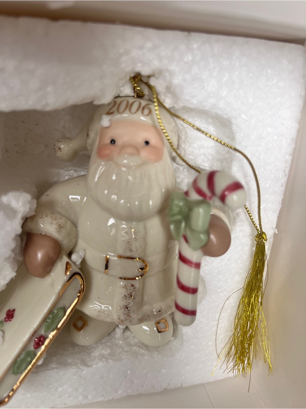 Lenox Cream Santa Claus Ornament with Candy Cane - 2006 Holiday Decoration - Picture 3 of 4